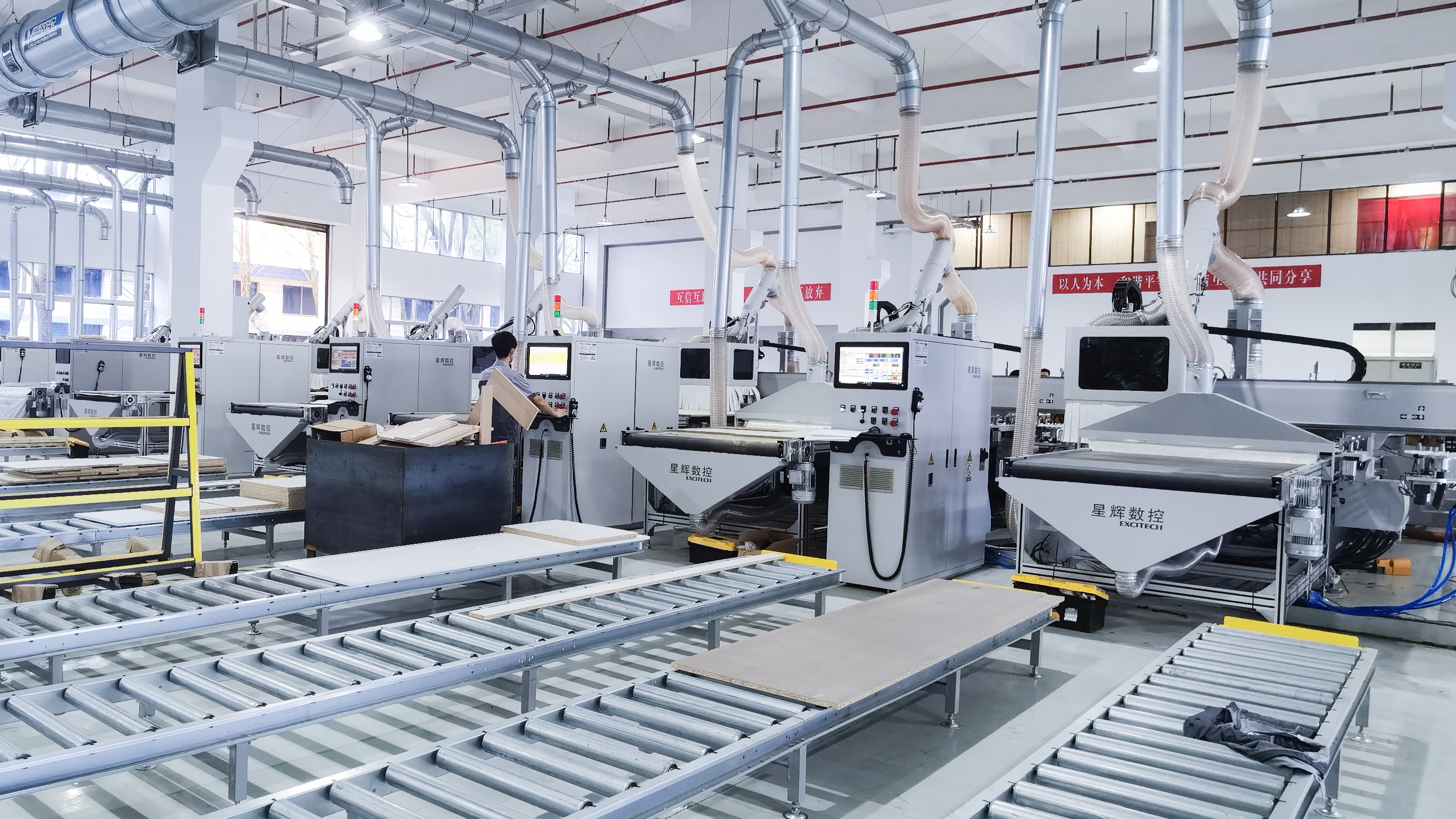 စိတ်ကြိုက်ပရိဘောဂစက်ရုံတွင်မည်သည့် cnc စက်လိုအပ်သနည်း။