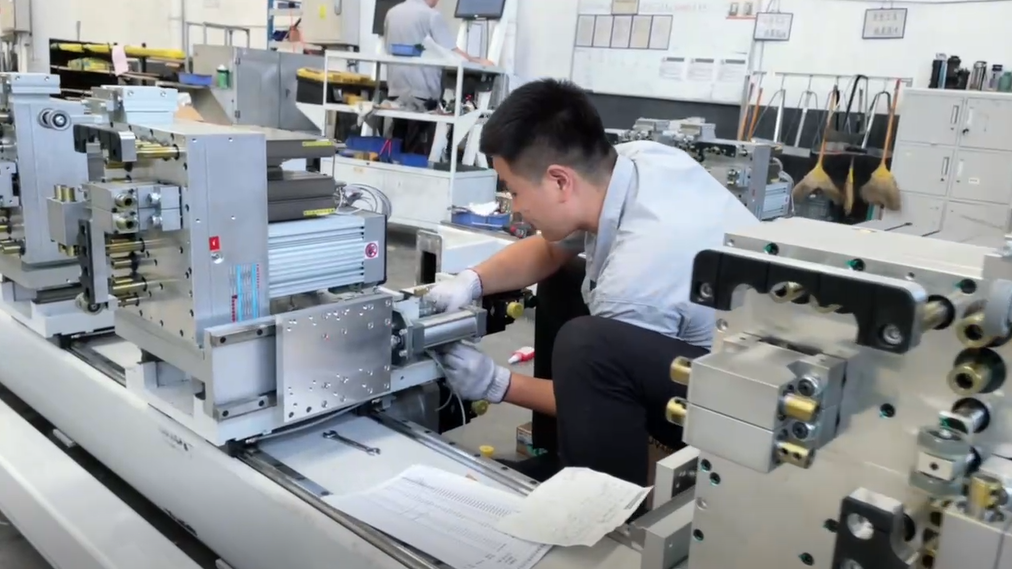 CNC ဖြတ်တောက်ခြင်းစက်၏ အဖြစ်များသော ချို့ယွင်းချက်များကား အဘယ်နည်း။