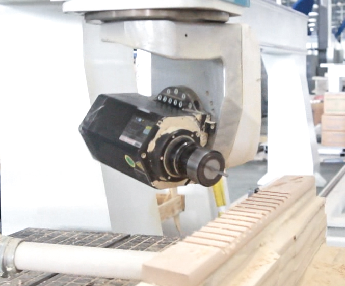 E10 Vantage Five-axis Machining Center သည် ပစ္စည်းအမျိုးမျိုးအတွက် အသုံးပြုနိုင်သည်။